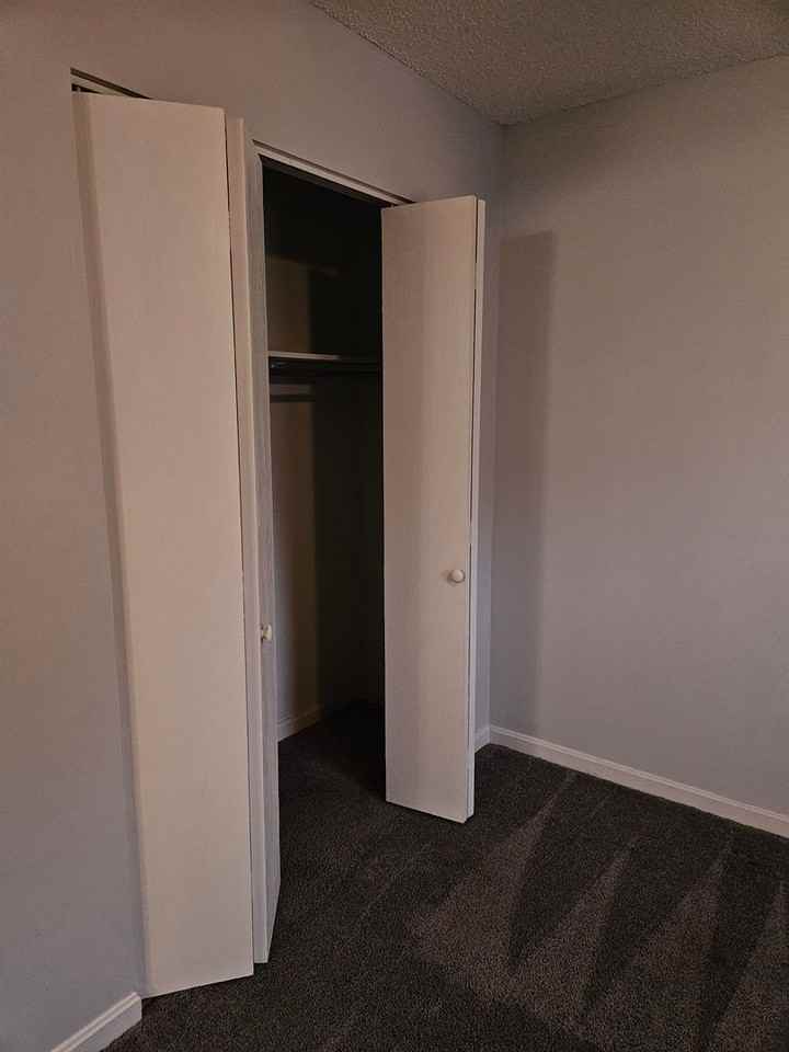 525 Green Valley Dr #8 - Photo 7 of 12