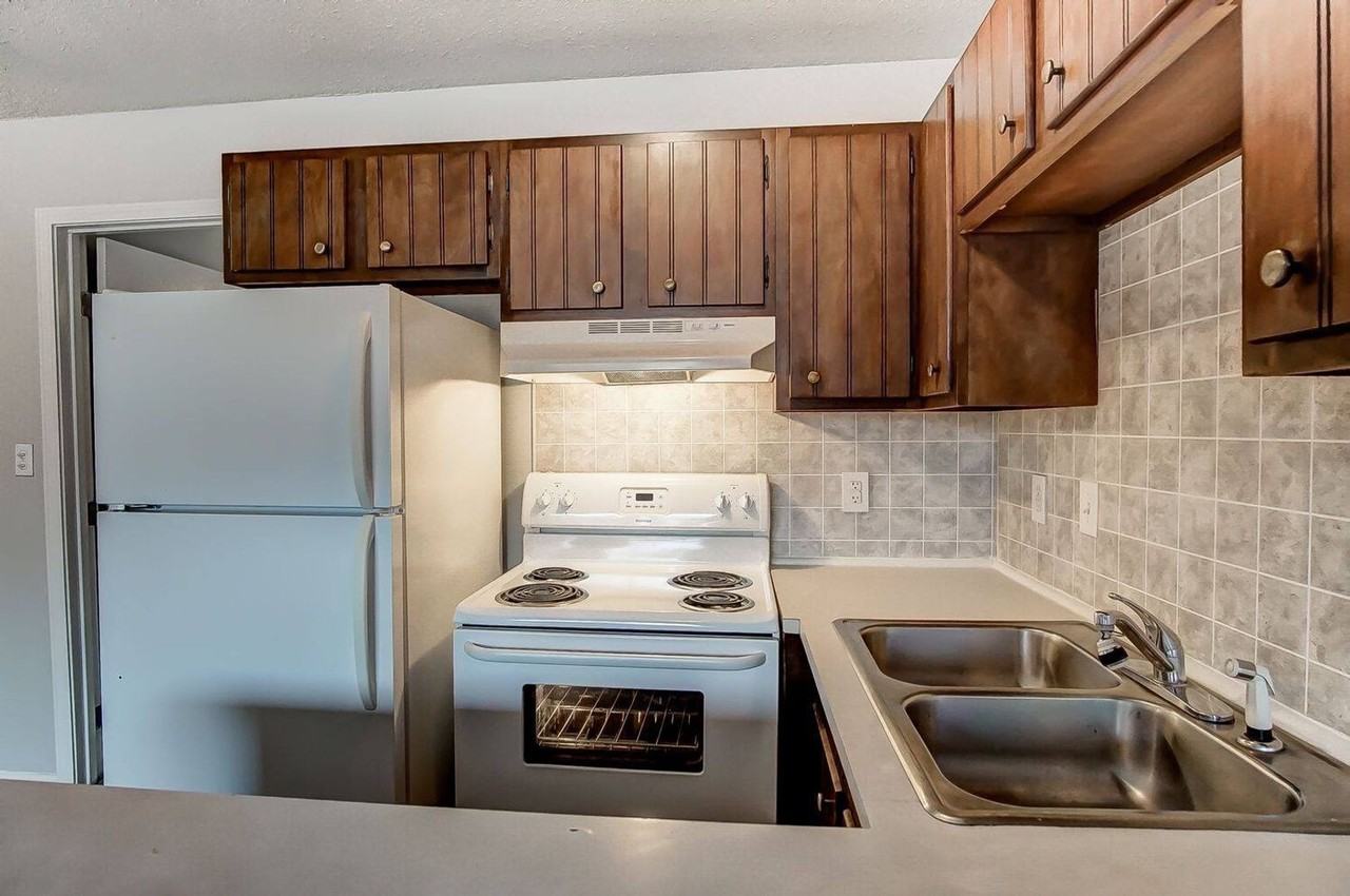 509 Green Valley Dr #27 - Photo 5 of 12