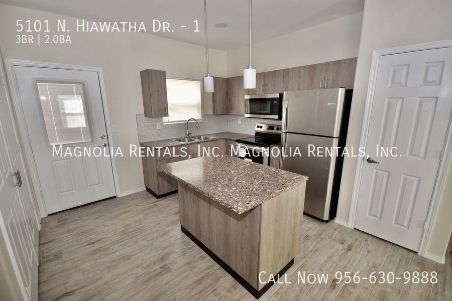 5101 N Hiawatha Dr #1 - Photo 4 of 14