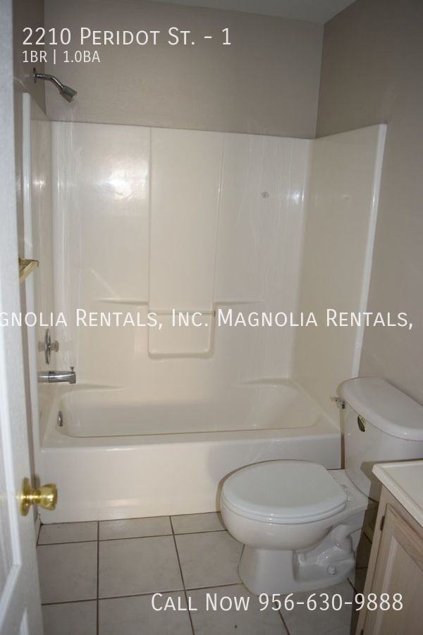 2210 Peridot St #1 - Photo 5 of 11
