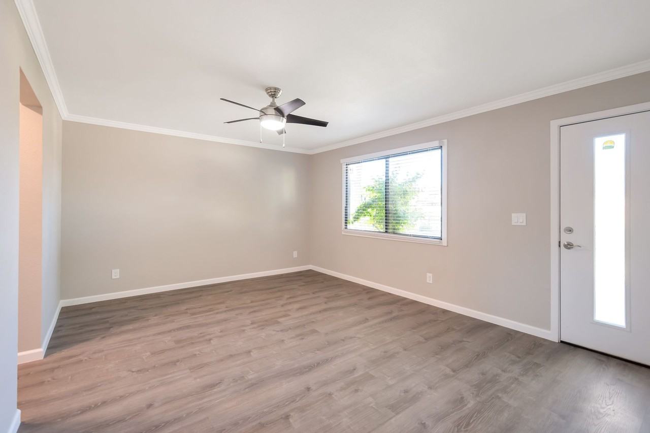 2 bedroom 1 bath in Boutique property! - Photo 6 of 18