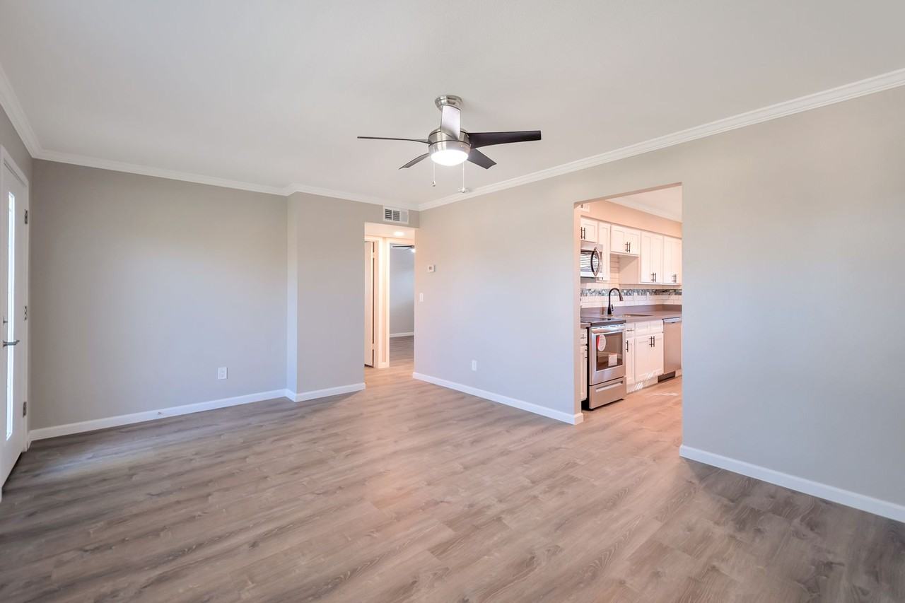 2 bedroom 1 bath in Boutique property! - Photo 7 of 18