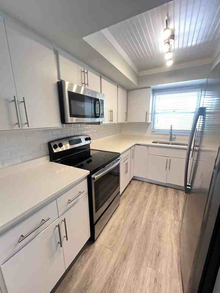 1840 Morrill St - Photo 3 of 13
