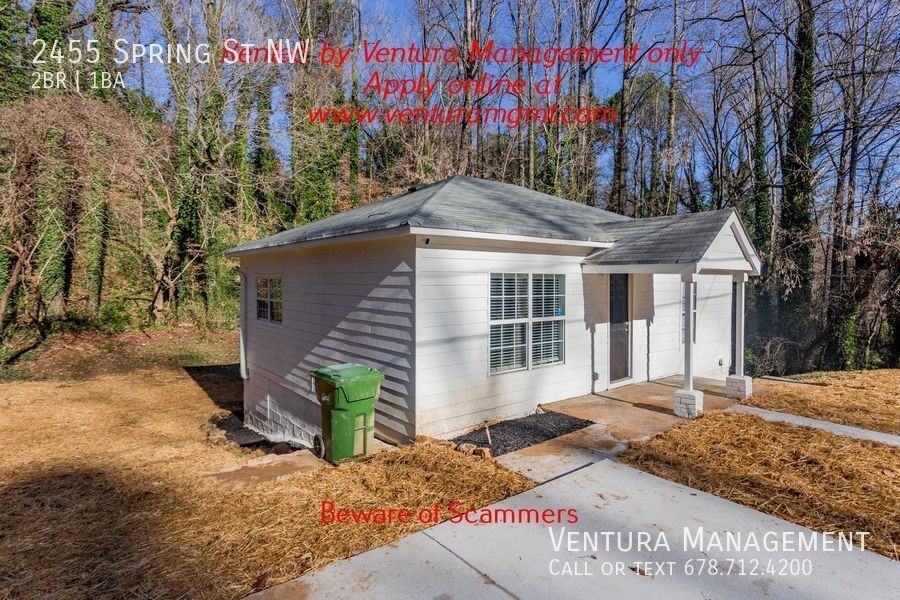 2455 Spring St Nw - Photo 3 of 21