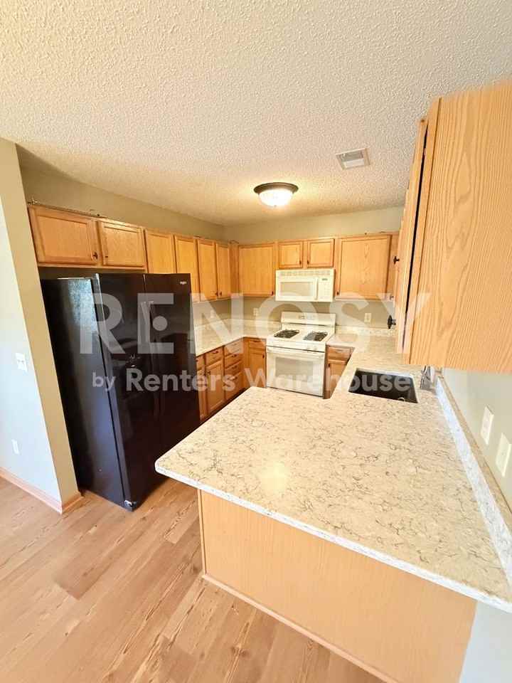 1579 Serenity Ln - Photo 3 of 19