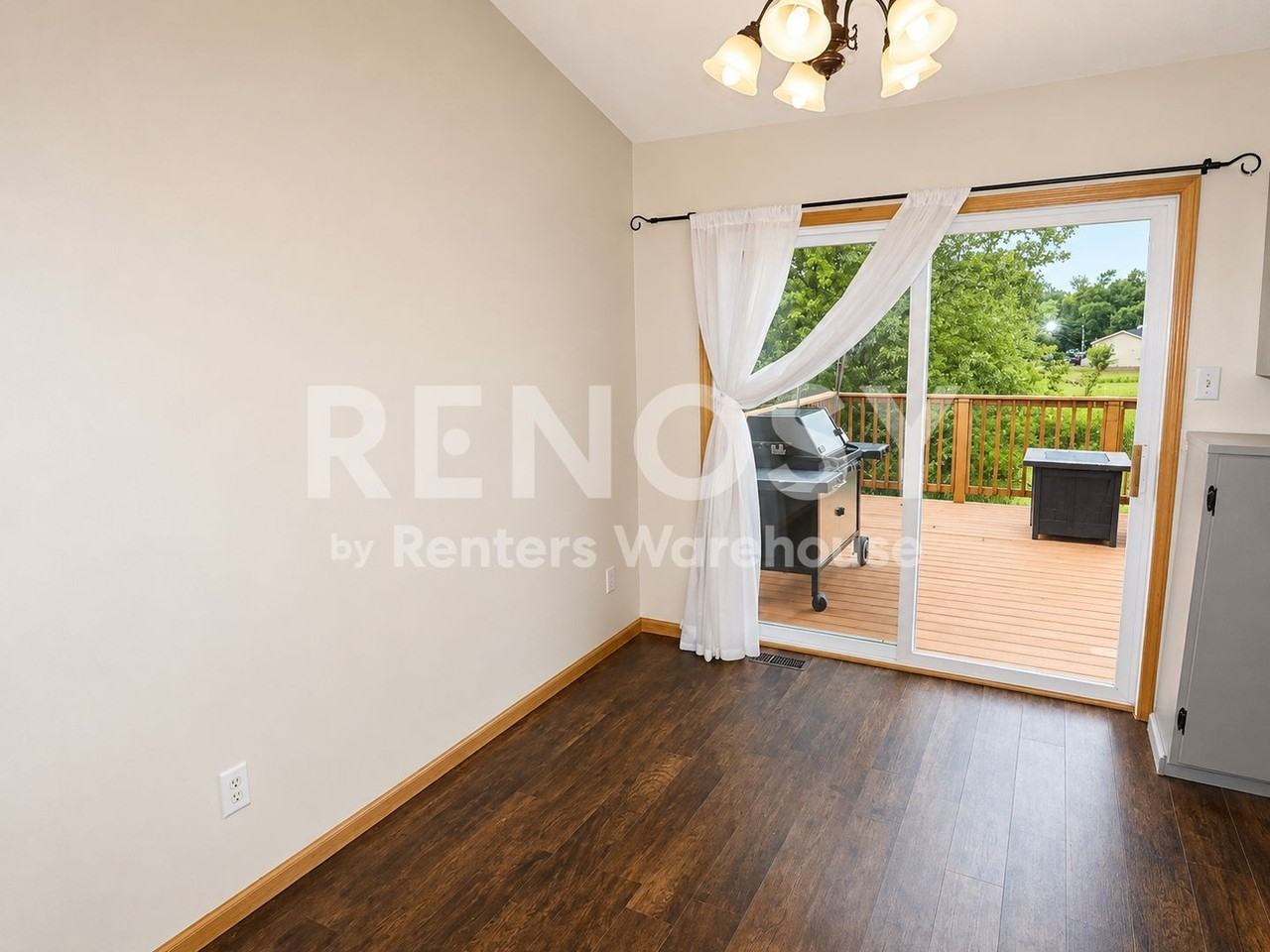 502 Horseshoe Ln - Photo 5 of 17