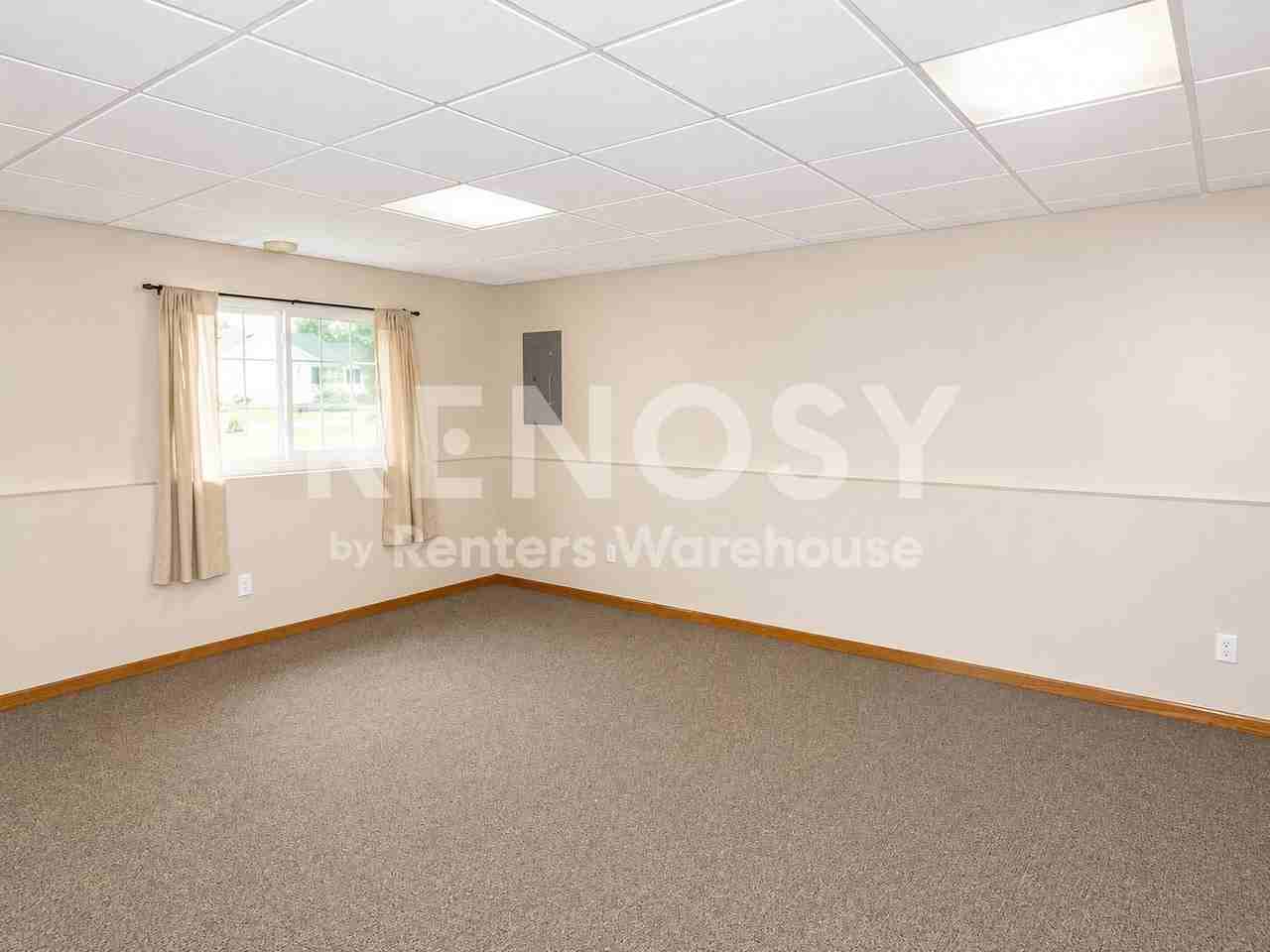 502 Horseshoe Ln - Photo 7 of 17