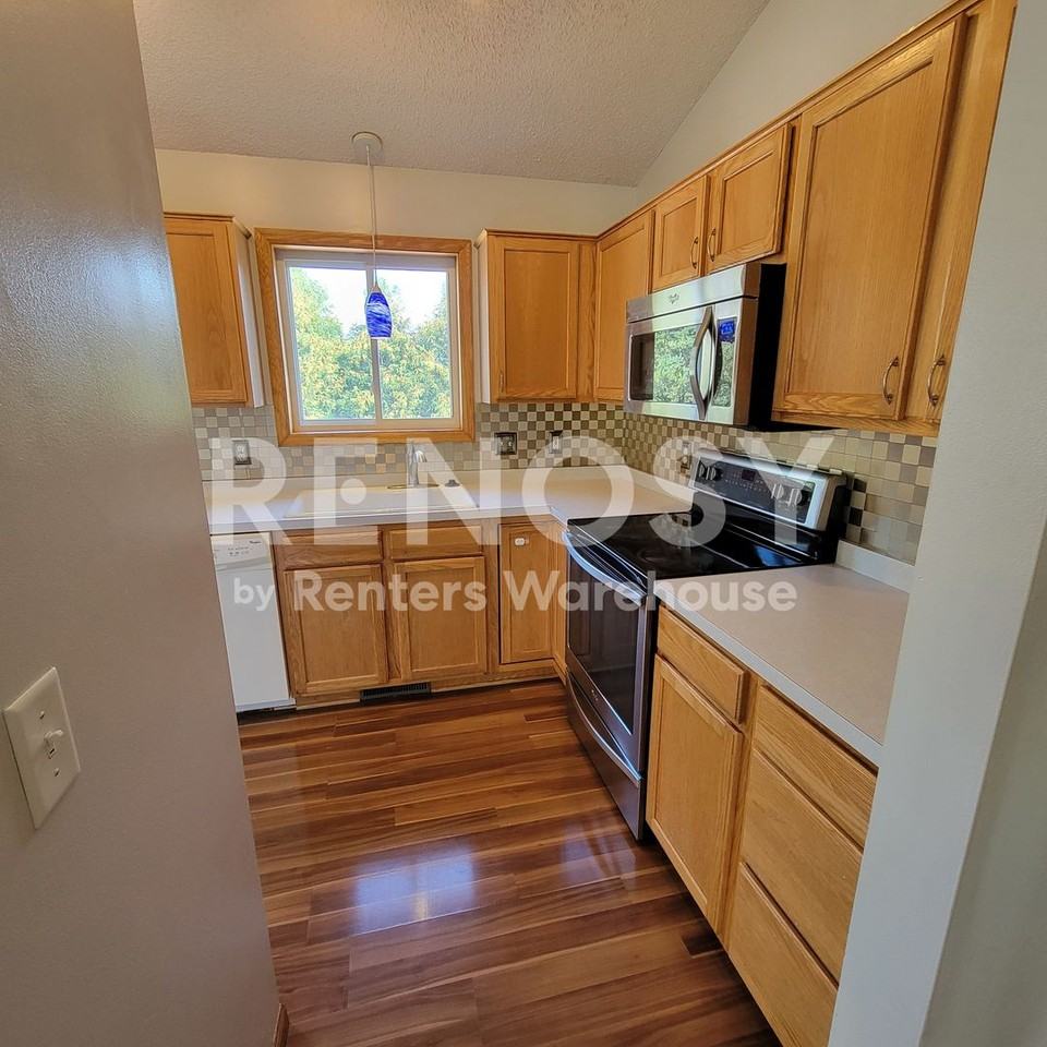 1505 Harvest Ln - Photo 2 of 28