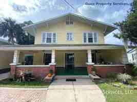 featured image of 902 S Grove St Apt 1 #1