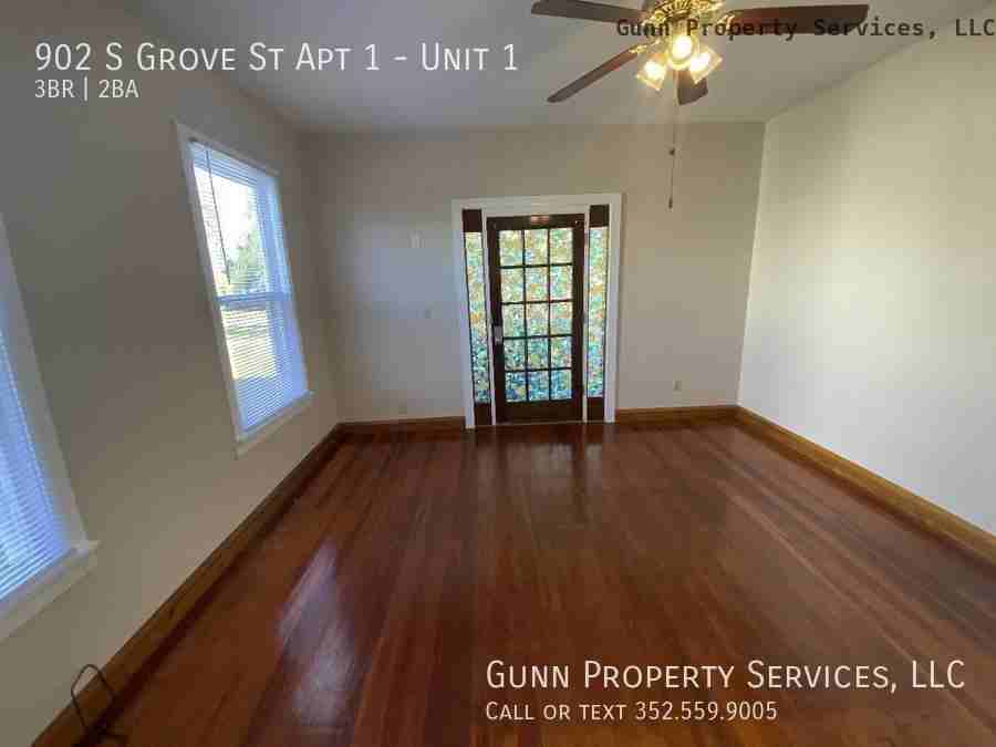 902 S Grove St Apt 1 #1 - Photo 3 of 21