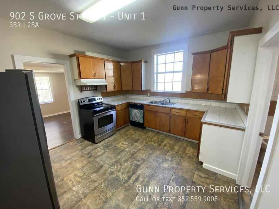 902 S Grove St Apt 1 #1 - Photo 4 of 21