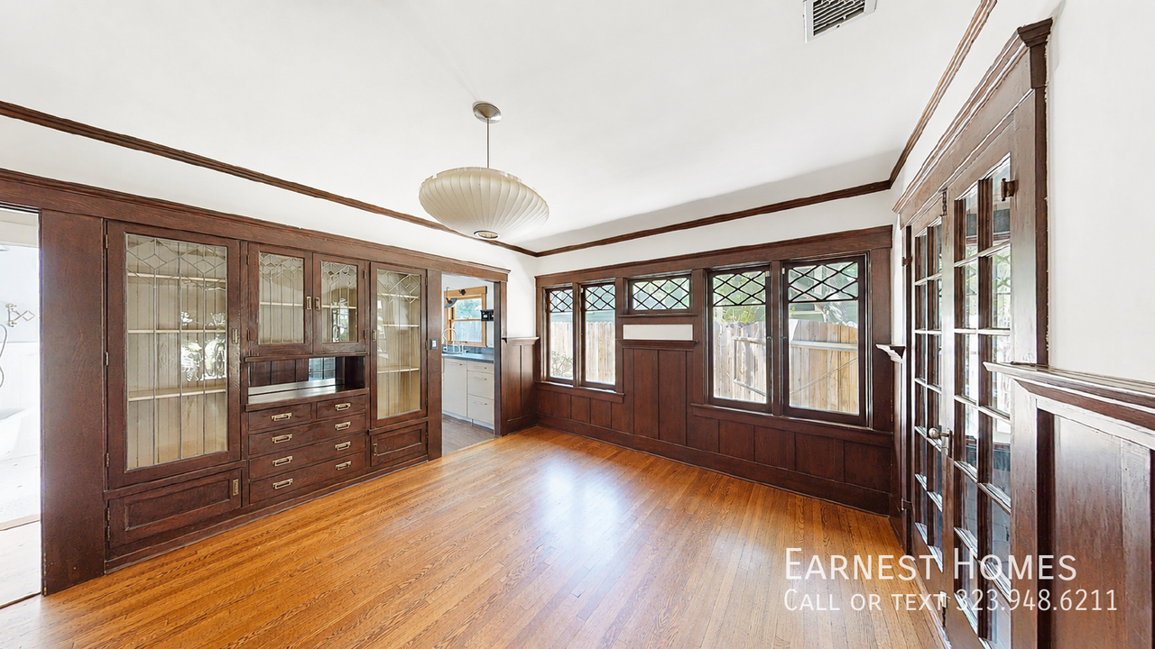 1131 N Wilson Ave - Photo 6 of 24