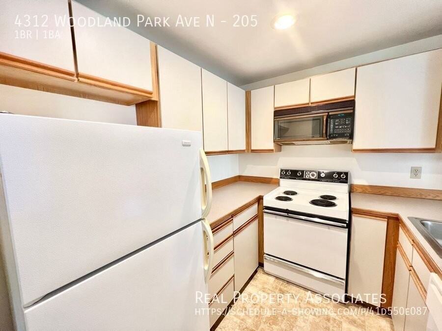 4312 Woodland Park Ave N #205 - Photo 3 of 16