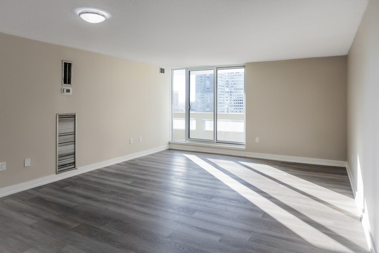 3575 Kaneff Crescent - Photo 7 of 50