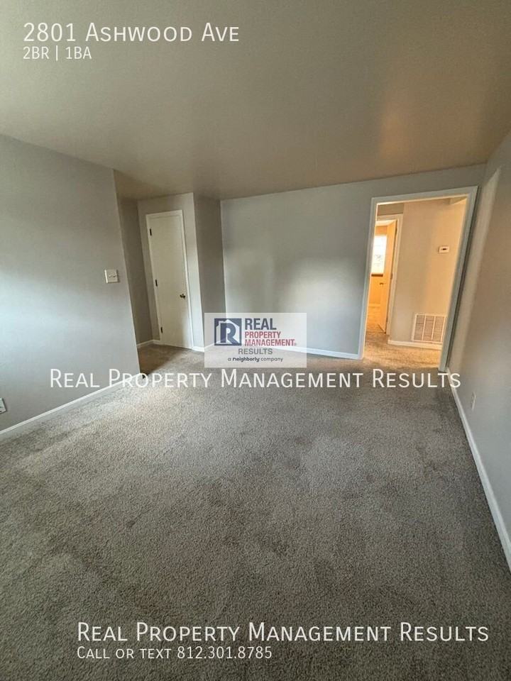 2801 Ashwood Ave - Photo 4 of 16