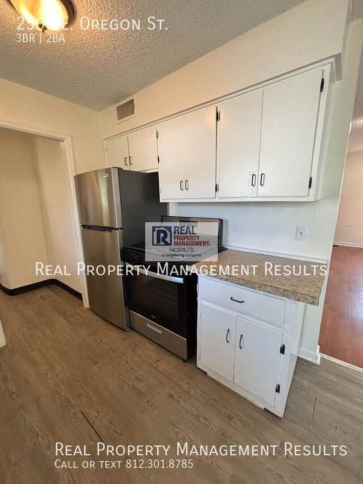 2500 E Oregon St - Photo 7 of 20