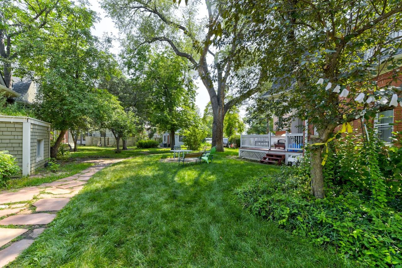 Governor's Row - Photo 7 of 44