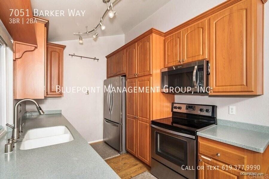 7051 Barker Way - Photo 7 of 21