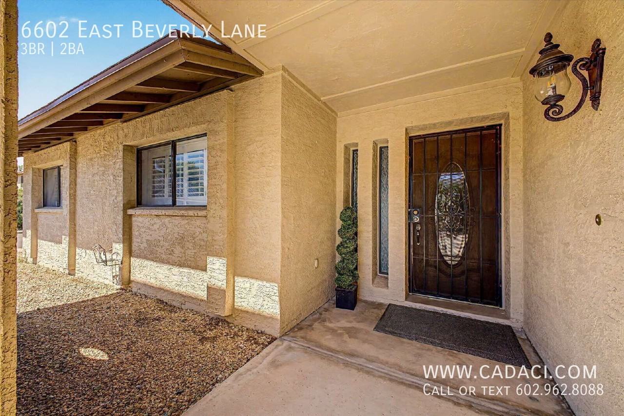 6602 E Beverly Ln - Photo 7 of 37