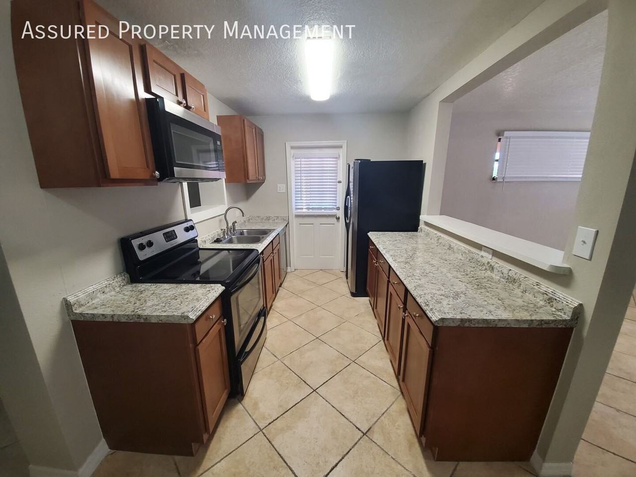 6303 Yellowstone St - Photo 3 of 7