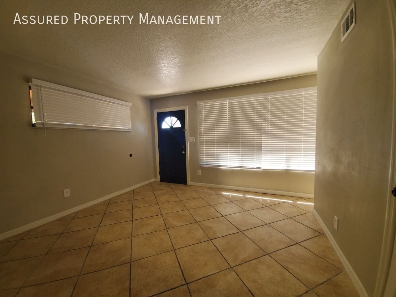 6303 Yellowstone St - Photo 5 of 7