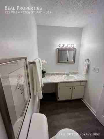 725 Washington St #314 - Photo 5 of 17