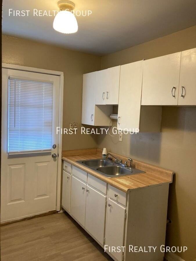 3608 W Siebenthaler Ave - Photo 2 of 13