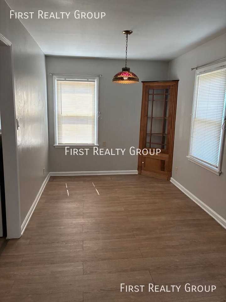 3608 W Siebenthaler Ave - Photo 4 of 13