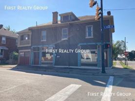 104 1/2 E Pearl St - Photo 1 of 1