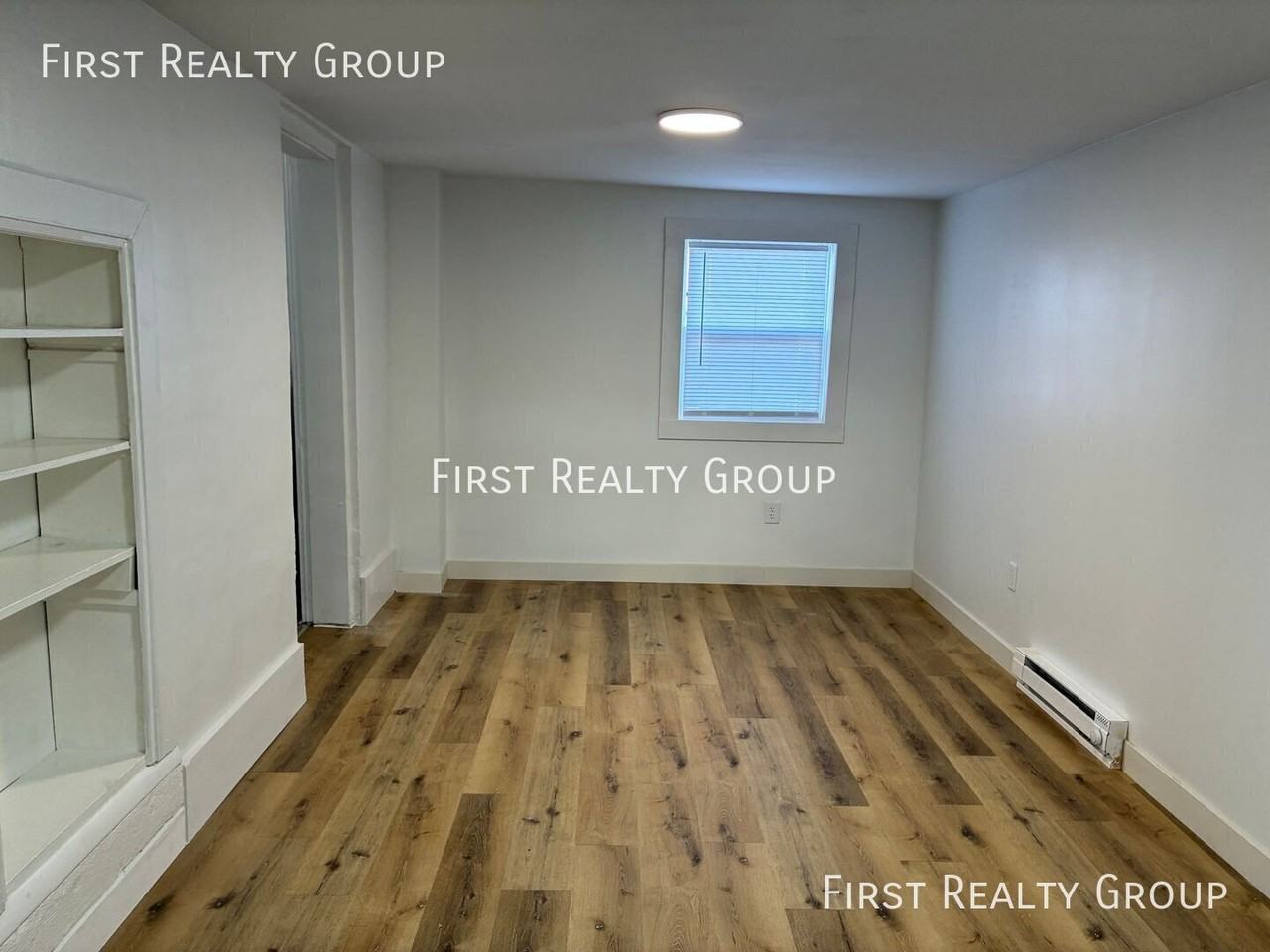 104 1/2 E Pearl St - Photo 3 of 9