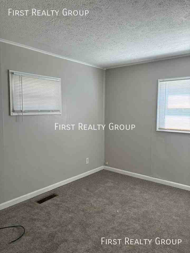 4905 Porterfield Dr - Photo 7 of 9