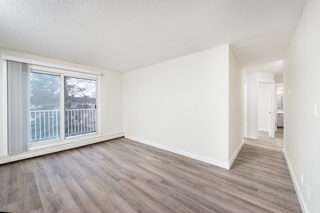 Adam Apartments - Photo 3 of 12