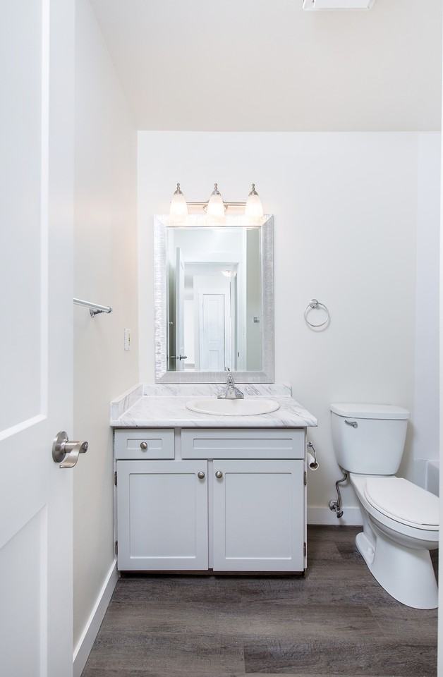 Adam Apartments - Photo 5 of 12