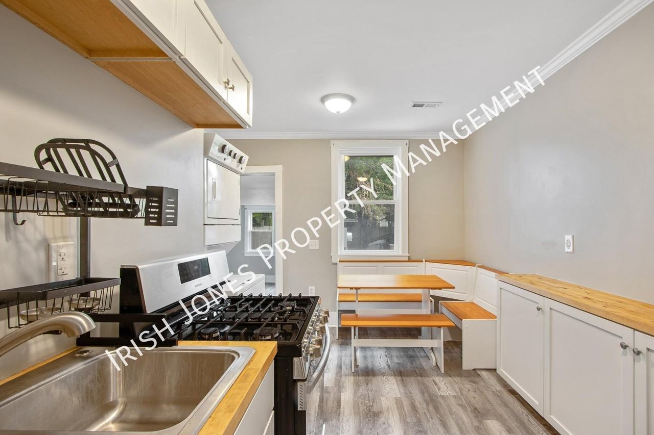109 17th St #2 - Photo 3 of 14