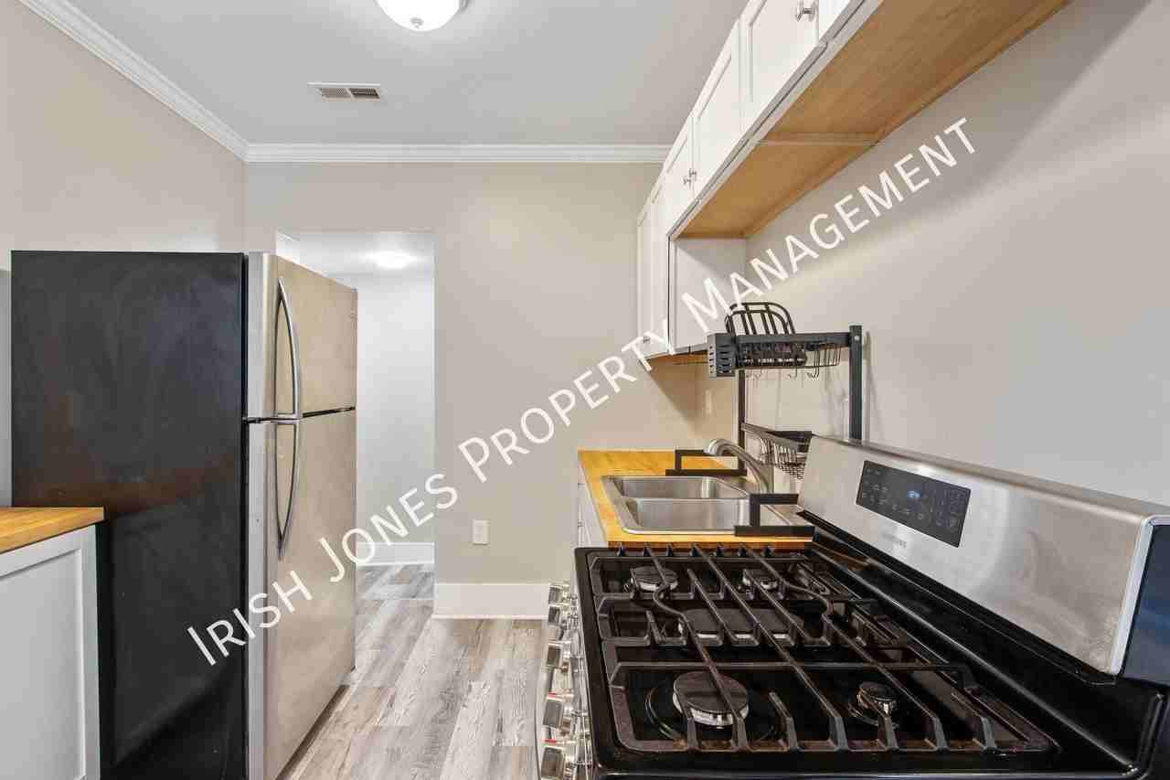 109 17th St #2 - Photo 4 of 14