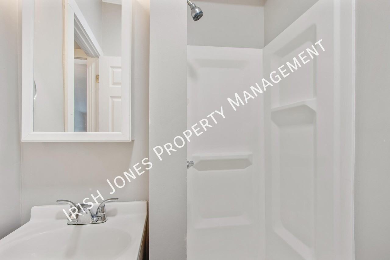 109 17th St #2 - Photo 6 of 14