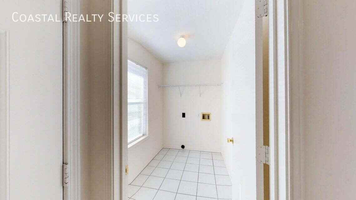 896 Silverwood 5 - Photo 3 of 11
