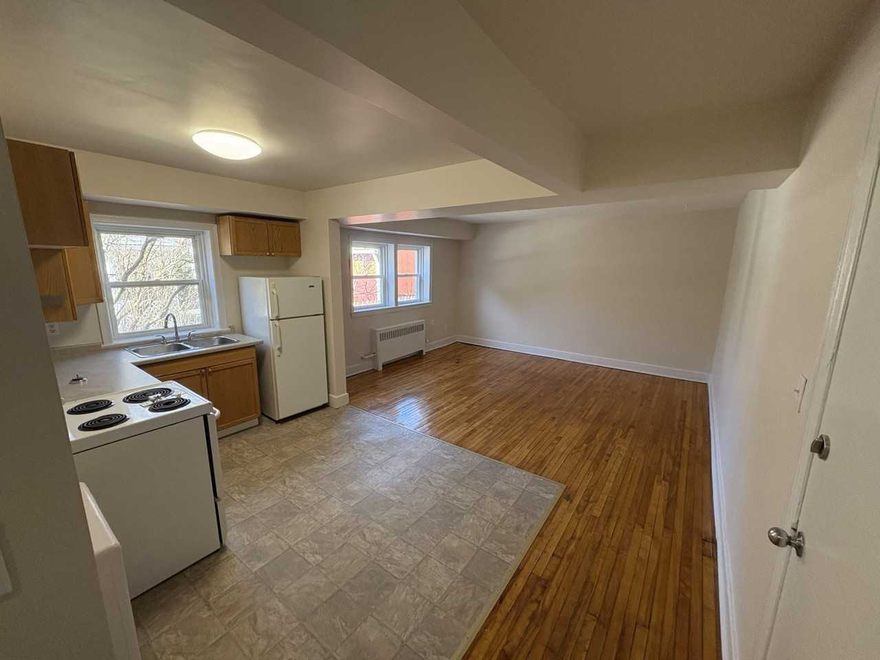 Wellington Apartments - Photo 3 of 17
