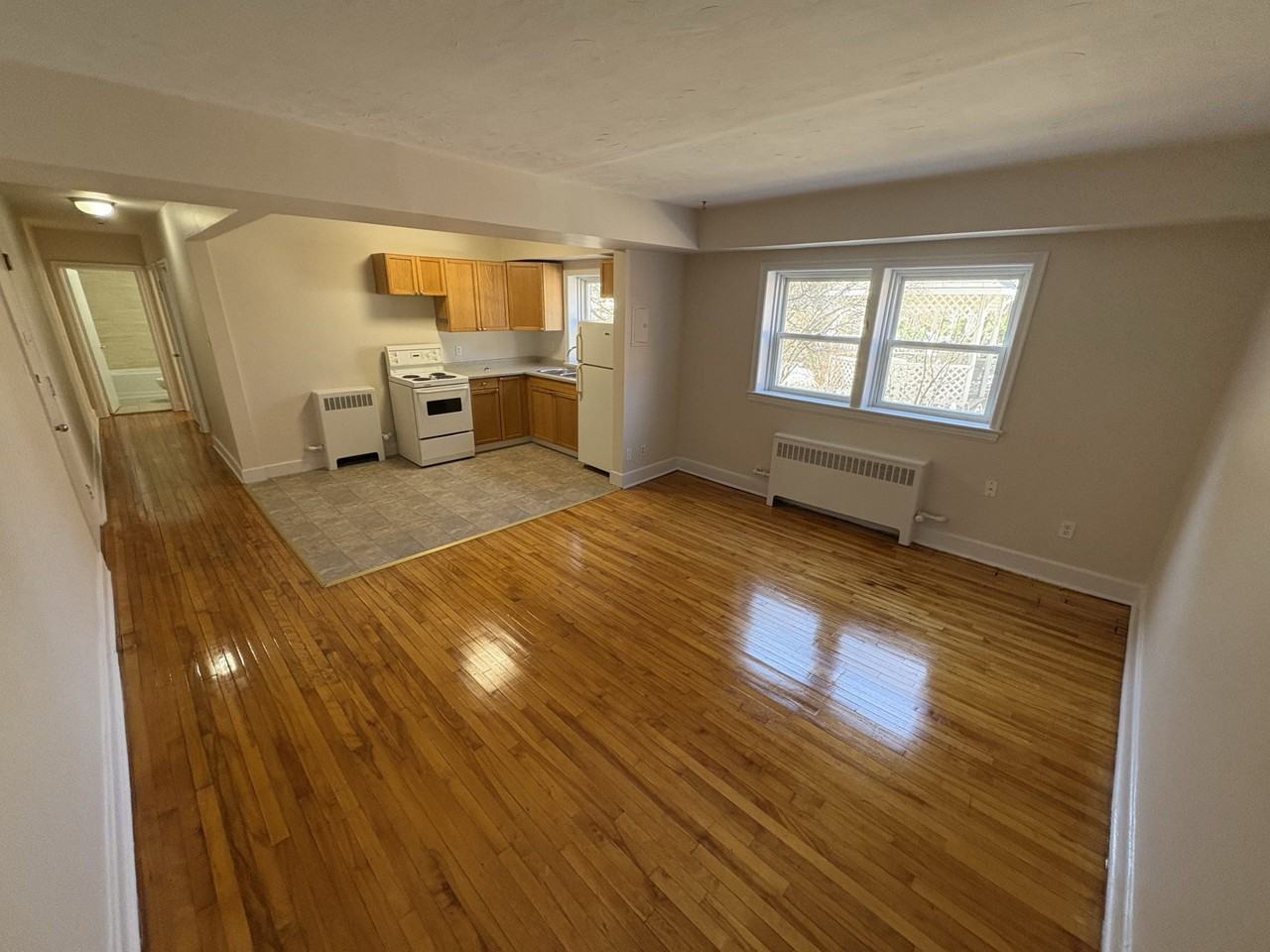 Wellington Apartments - Photo 4 of 17
