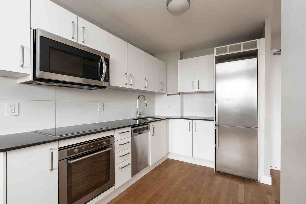 190 Jameson Avenue - Photo 3 of 10