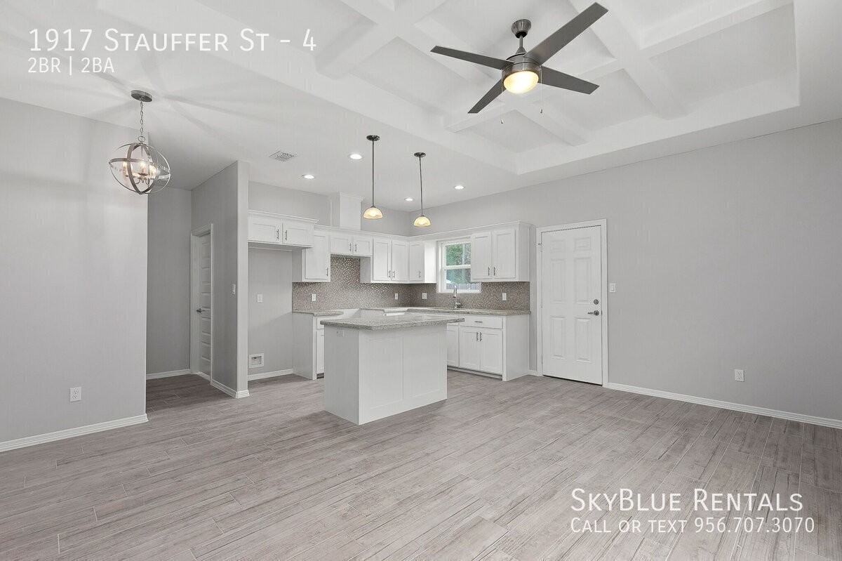 1917 Stauffer St #4 - Photo 5 of 9