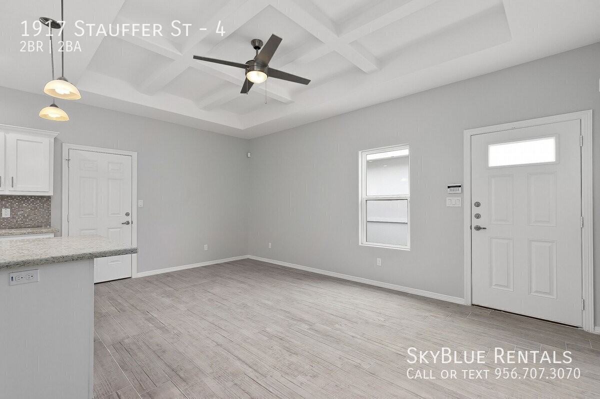 1917 Stauffer St #4 - Photo 6 of 9