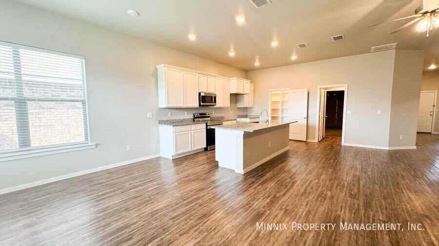 2010 Kenwood Ave - Photo 6 of 31