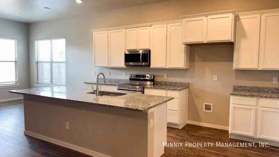 2010 Kenwood Ave - Photo 7 of 31