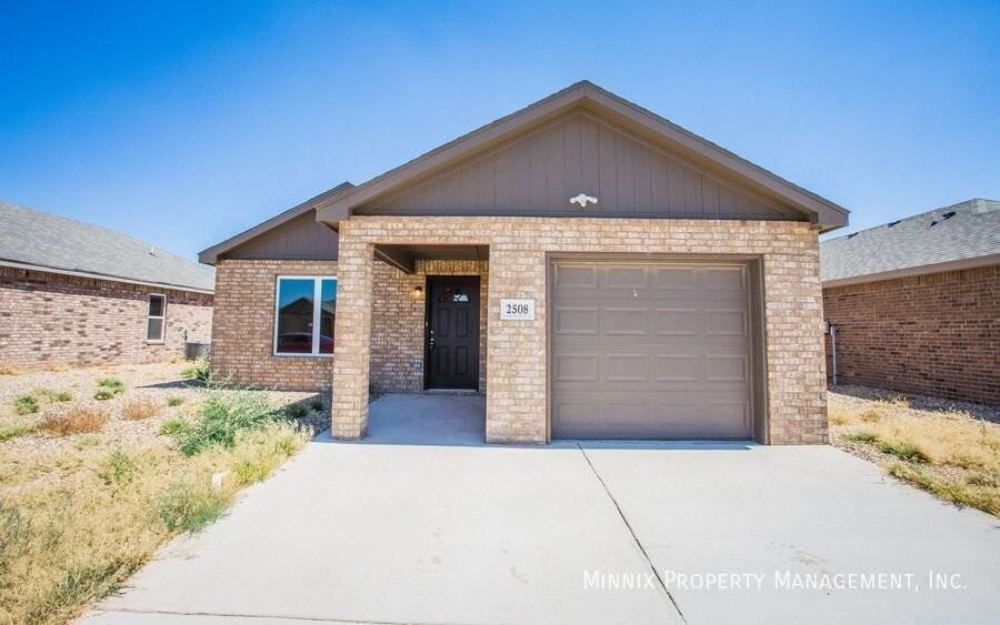 2517 N Avenue O - Photo 2 of 27