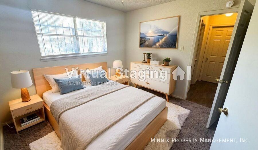 2217 26th St #B - Photo 2 of 26