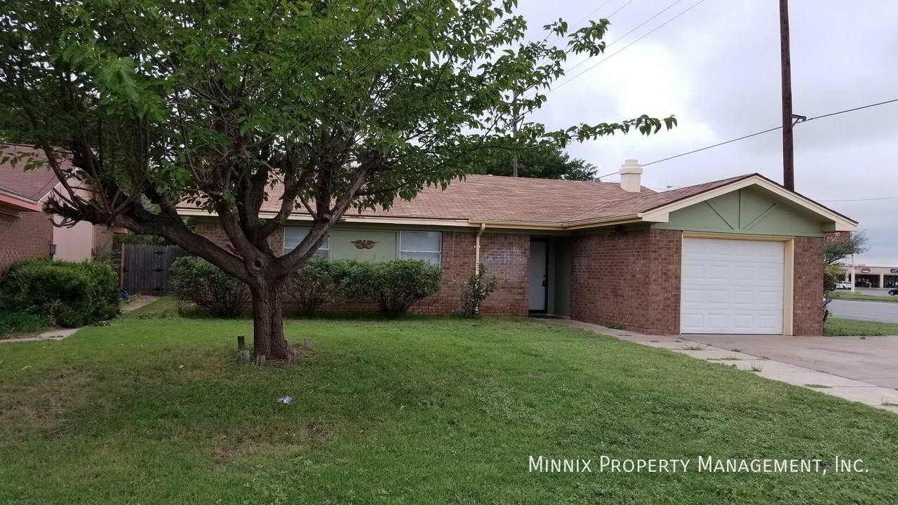 402 Bangor Ave - Photo 2 of 5