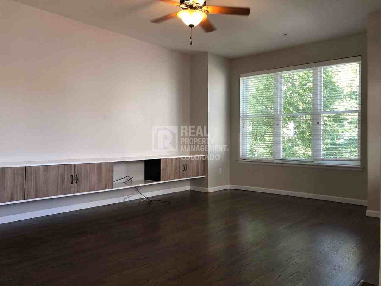 404 S Reed St - Photo 4 of 29