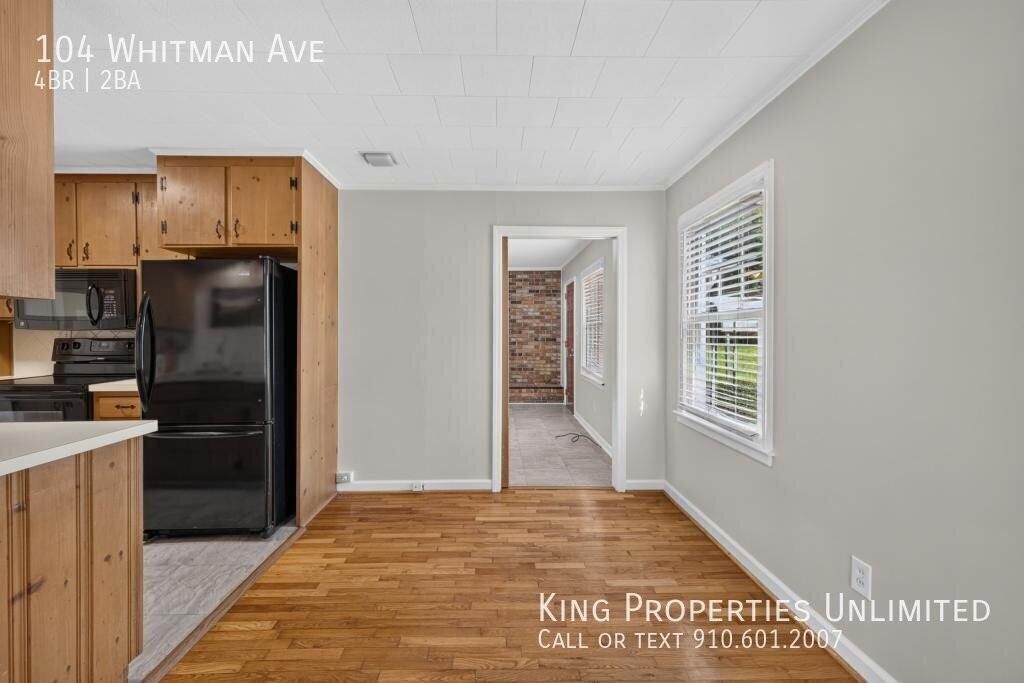 104 Whitman Ave - Photo 7 of 40