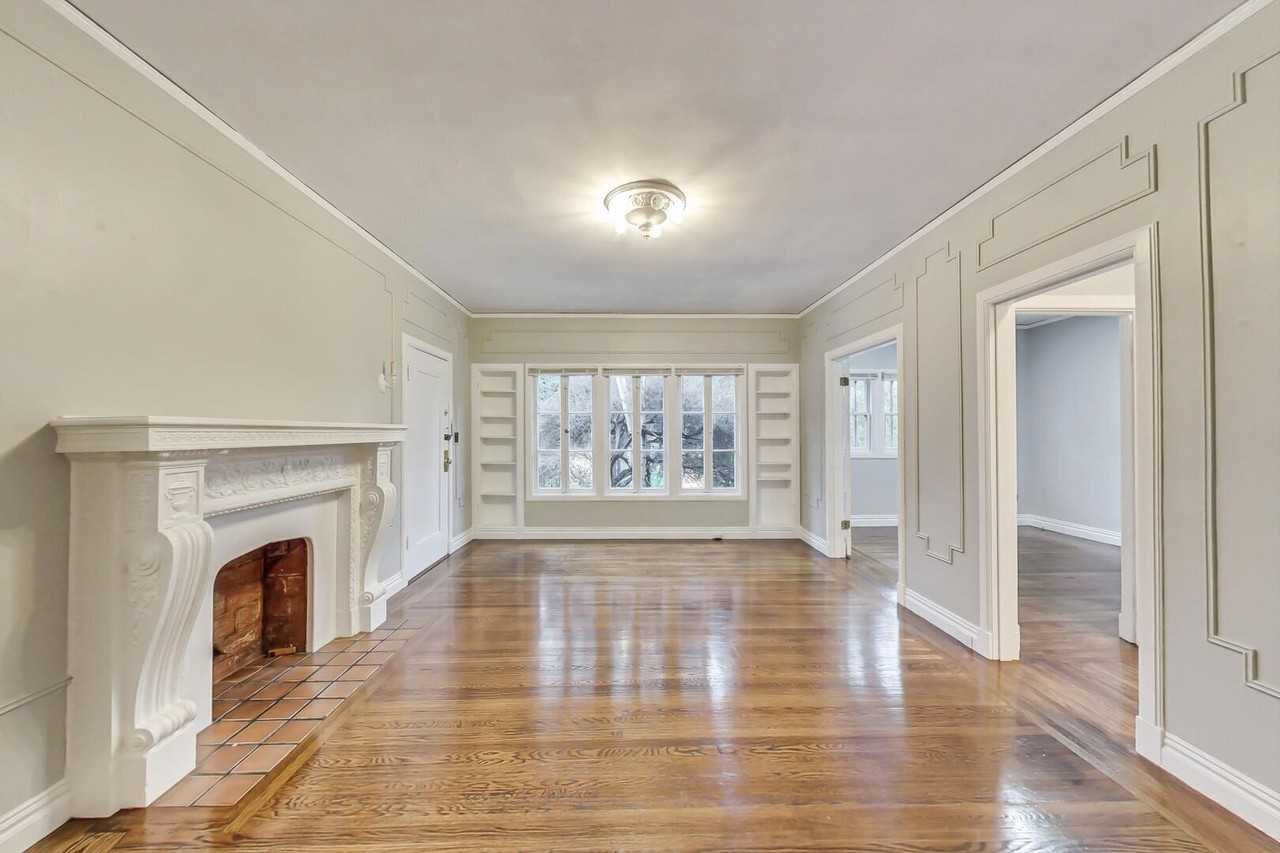 297 Macarthur Blvd - Photo 3 of 16